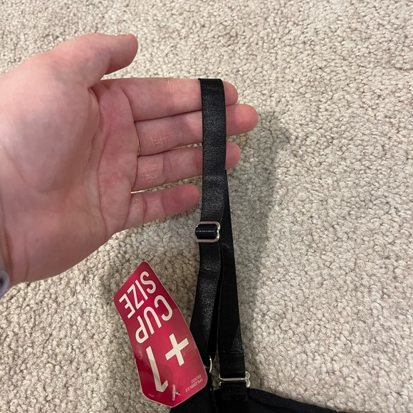 Vanity Fair Extreme Ego Boost Convertible Push-Up Bra - Picture 7 of 10